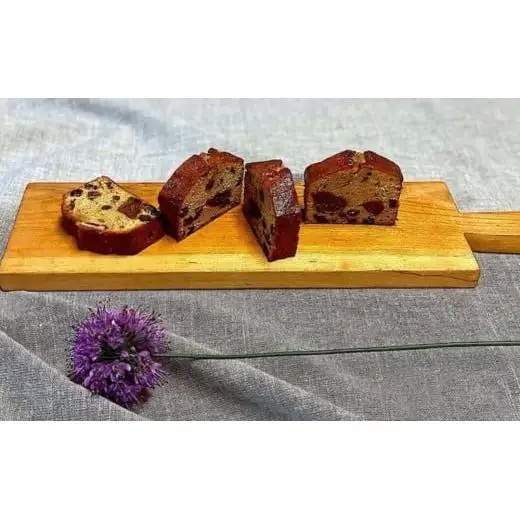 保存料・着色料は使用せず、三重県産高級小麦粉を使ったHideka.5のパウンドケーキ　無花果とレーズンのラム酒漬け　フルサイズ1本　Hideka.5【パウンドケーキ お取り寄せ グルメ スイーツ お菓子 おやつ 洋菓子 ケーキ かぶせ茶 お茶 黒豆 ギフト 贈り物 三重県 四日市市 四日市】