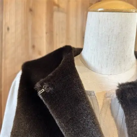 OKADA TEXTILE エコファー切り替え ロングベスト カーキブラウン_装飾品・工芸品  洋服 _【1571410】