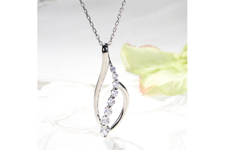 ネックレス プラチナ PT900【0.33ct】ダイヤモンド リーフ ペンダント 葉 雫 ドロップ レディース 【f263-pt】 [株式会社オーダーメイドジュエリーメイ 山梨県 韮崎市 20742672] アクセサリー アクセ ジュエリー ダイヤ レディース