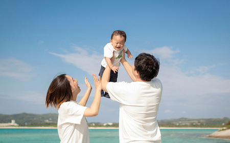 サンゴの海で家族撮影 in Kumejima 写真