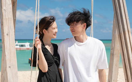 ハテの浜でカップル撮影 in Kumejima 写真