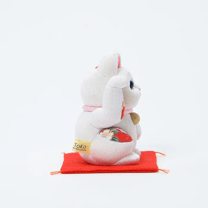 木目込人形（招き猫・風水（中）白） | まねきねこ 猫 飾り物 人形 置物 ちりめん 伝統工芸 縁起 開運招福 千客万来 商売繁盛 金運 インテリア プレゼント 雑貨 可愛い 柿沼東光 クールジャパン The Wonder 500 埼玉県 越谷市