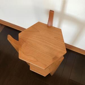 【ロクカクカダイ：正六角形の3辺を支柱が支える構造の花台(プランタースタンド)】花台 植木鉢 フラワースタンド プランタースタンド サイドテーブル ナイトテーブル チェリー nove