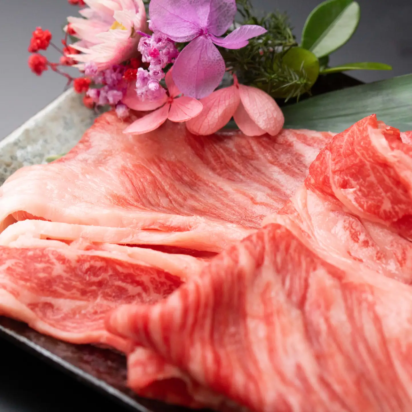 八戸 毬姫牛 肩ロース すき焼き・しゃぶしゃぶ 600g　