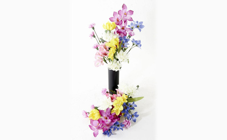 【造花・アーティフィシャルフラワー 仏花・供花】フリージアとシンビジウムの墓花（左右1対セット）