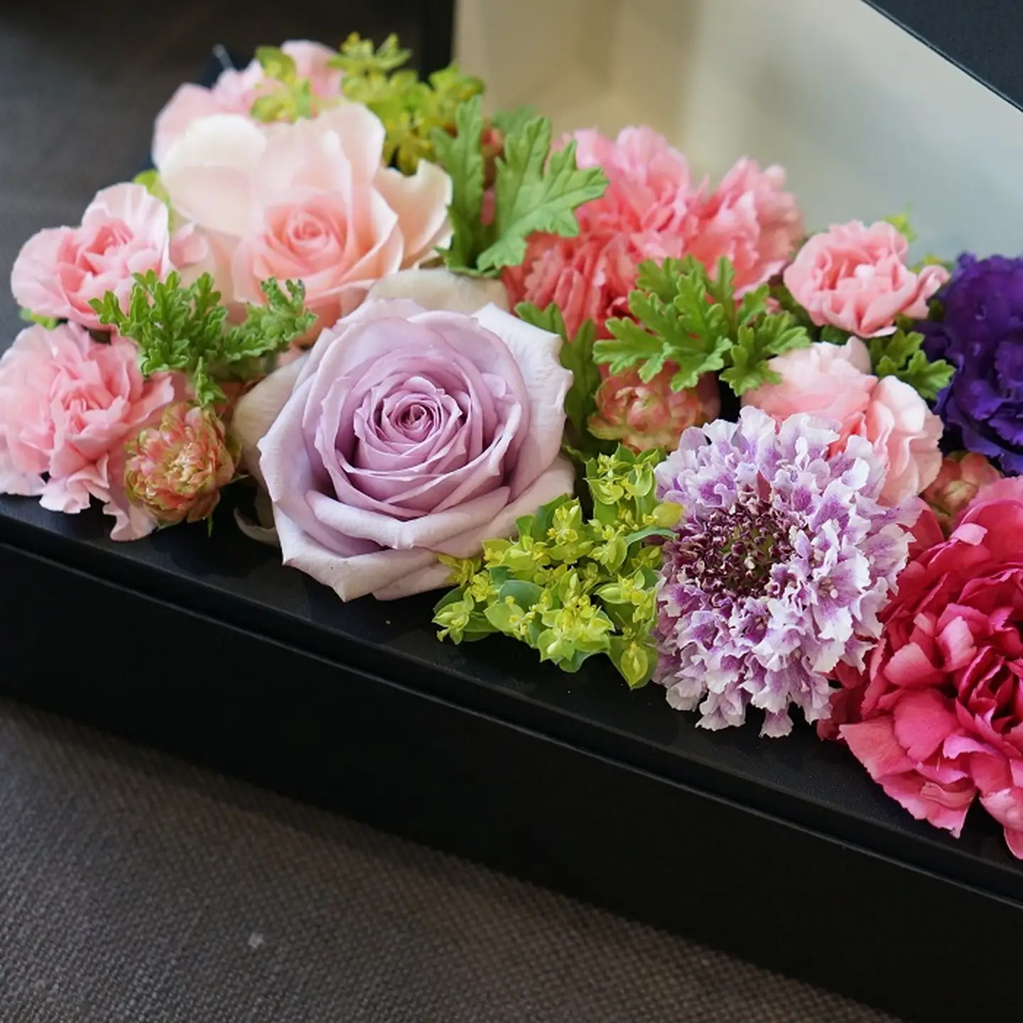 季節の生花のフラワーボックス：B160-019