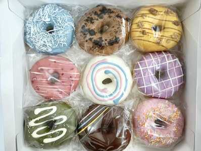 3回 定期便 レギュラードーナツ9個BOX 計 27個 | 洋菓子 ドーナツ SIUNAUS SWEETS 