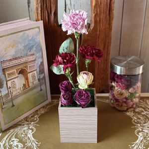 SL0309　【母の日2026】 フリーズドライフラワー 「ゼロフラワーのカーネーションアレンジ」