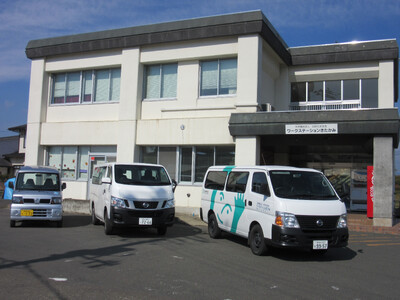 【思いやり返礼品(支援型)】ワークステーションきたかみ 猫じゃらし ３本セット 福祉 福祉支援 応援 障がい者福祉 ねこ ネコ ペット 手作り おもちゃ あそび 玩具 ひらひら 岩手県北上市  ハートフルショップまごころ A0279