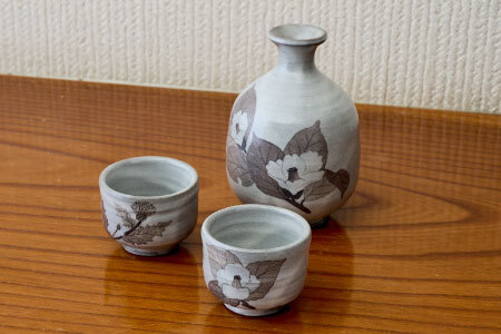 和紙染草花文ぐい呑 (H025107)