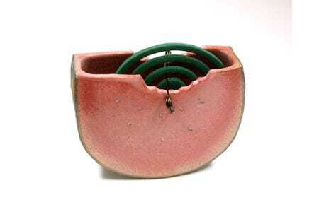 民芸みはし　すいかの蚊やり【数量限定】 ／ 蚊取り線香置き 蚊やり 陶器 蚊遣り おしゃれ 夏 雑貨 インテリア すいか デザイン 和モダン 手仕事 焼き物 民芸 プレゼント 季節雑貨 千葉県