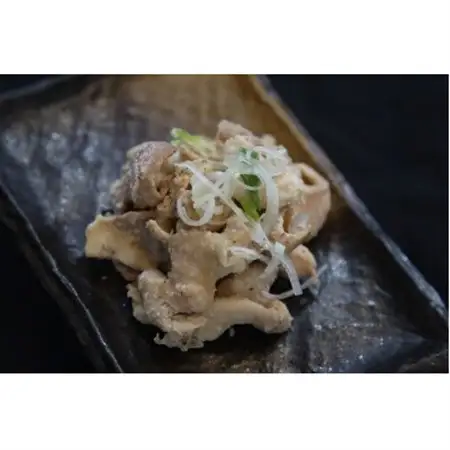 志津川ホルモン(辛みそ ・塩味 /各約200g×2P)・佐利の牛タン(約120g×2P)セット_肉  牛肉   肉 牛タン 牛肉 うし ビーフ_【配送不可地域：離島】【1566990】