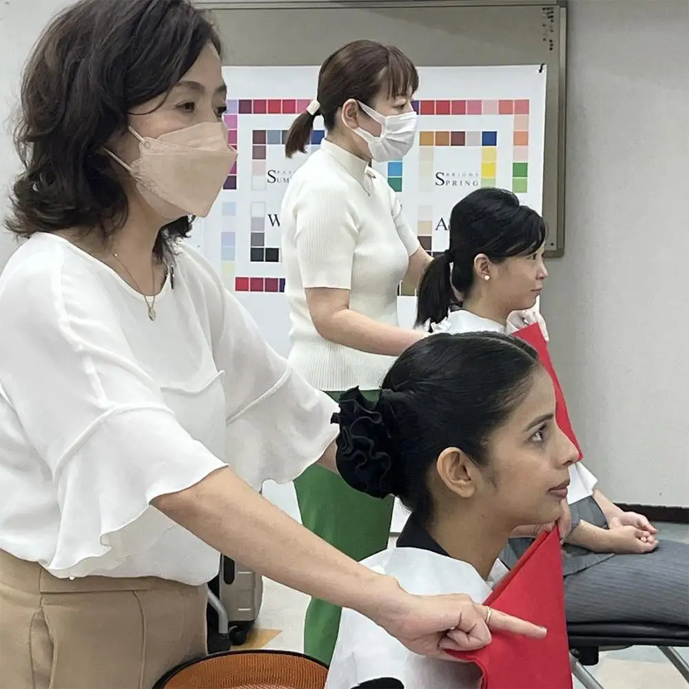 [貴方の魅力を引き立てるパーソナルカラー診断]と[福岡ならではの伝統美、博多織を使った楽しい着付け体験]2つを体験するスペシャルなプラン！(トータル約２時間３０分) | カラー診断 体験 着付け