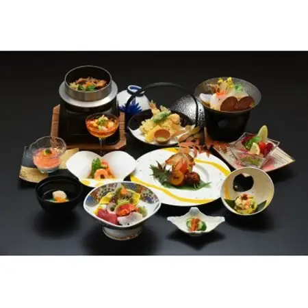 大鰐温泉「不二やホテル」宿泊ギフト券(30,000円分)【1605676】