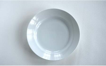 有田焼 ホワイト＆レリーフ ペア 22.5cm プレート【香蘭社】食器 うつわ 器 白磁 白い食器 シンプル ギフト 結婚祝い レンジOK 食洗器OK A35-303
