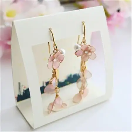 さくら舞うピアス_装飾品・工芸品 ピアス・イヤリング アクセサリー _【1600909】