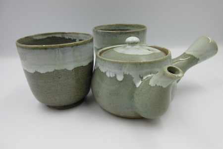 緑茶 茶器 セット 急須 1.5号 約280ml 湯呑 約200ml ペア 緑茶 80g 3袋 計240g [文珠会 障害者支援施設 常明園 長崎県 東彼杵町 hs42bag350004]