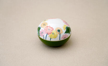 有田焼 ボンボニエール（ガーベラ / イエロー系）職人舎 【伝統工芸士・松尾せつ子】食器 器 うつわ 染付 花柄 ジュエリーボックス 菓子箱 伝統工芸 手描き イエロー 黄 工業組合 A120-38