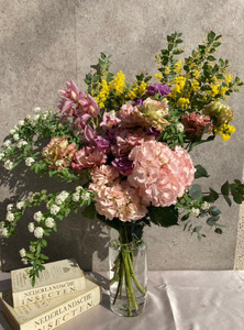 お楽しみ！ 6か月お届け お花の定期便「Premium」 |  花 ブーケ タイプ 高さ50cm-55cm 本数20本以上 