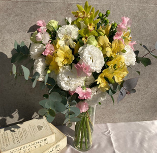 お楽しみ！ 6か月 お届け お花 の 定期便 「Gorgeous」 |  花 ブーケ タイプ 高さ45cm-50cm 本数15-20本