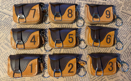 鞍型ミニラウンドファスナーコインケース [BIAU004] 競馬 競馬