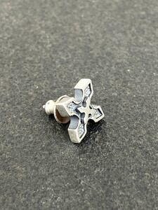 small edge cross pierce スモール エッジ ピアス ｜ シルバー アクセサリー 十字架 モチーフ 925 ハンドメイド ジュエリー アクセ ファッション 人気 シンプル ギフト プレゼント 年末年始 お中元 お歳暮 内祝い 快気祝い