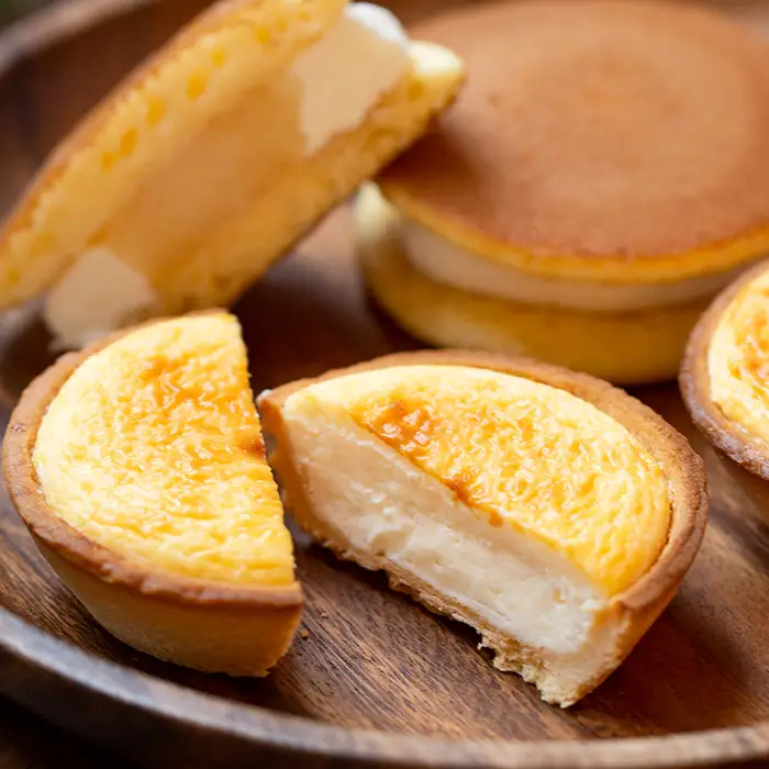 【お中元】 菊屋 の チルドSweet's 詰合せ「旬 の レモンを使用した季節 の 生どらやき：8個」と「2種類の チーズ を使用した とろとろ ちーずタルト：6個」の詰合せ 冷凍 チルド スイーツ 個包装 フルーツ 【00-014-11-R8OC】