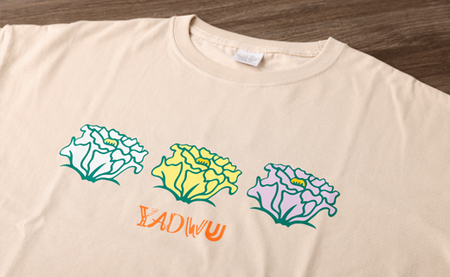 【トルコギキョウ（サンドベージュ）：S･M･L･XL】徳之島 天城町 YADWU オリジナル Tシャツ 地域ブランド ヤドゥー 1枚 服 洋服 デザイン プリント レディース メンズ 男女兼用 鹿児島県