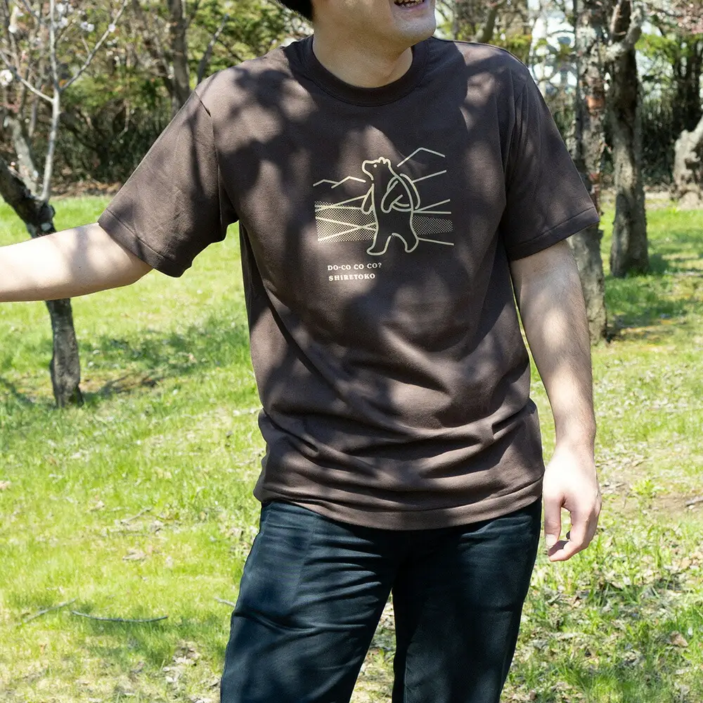 「知床トコさん」×久米繊維　コットンTシャツ　トレッキング柄　Mサイズ　半袖