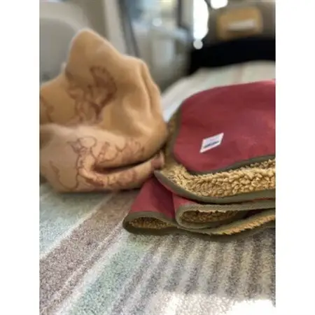 キャンプ、焚火に　アルバートン社の難燃ブランケット　赤外線を吸収して発熱するボア　セドナオレンジ【1531892】