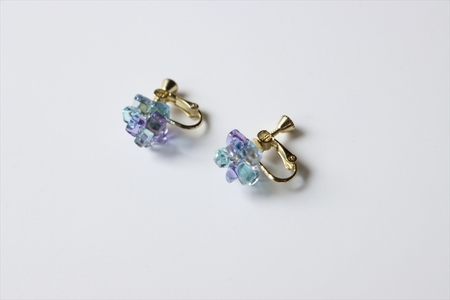 《コラージュ》イヤリング（アクアブルー×パープル）【 神奈川県 大磯町 レディースジュエリー ファッション小物 誕生日 お祝い ギフト 贈り物 ファッション 】