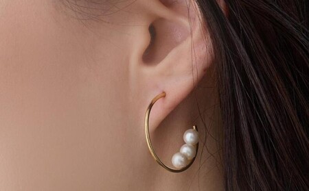 3パールのフープステンレスピアス(カラー：シルバー)【043-022-2】ピアス アクセサリー ジュエリー K18GP カジュアル オフィス ギフト プレゼント ラッピング