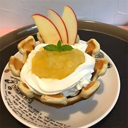 カフェ シュエット【オリジナルワッフル】引換券(3枚)_お食事券 食事券 チケット 体験 体験型 飲食店 観光 旅行 北海道 釧路町 釧路超 特産品 _【1089113】