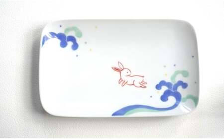 有田焼 波うさぎ長角皿 【香蘭社】 赤絵 染付 シリーズ 手描き 主菜 普段使い お皿 プレート 食器 A29-10