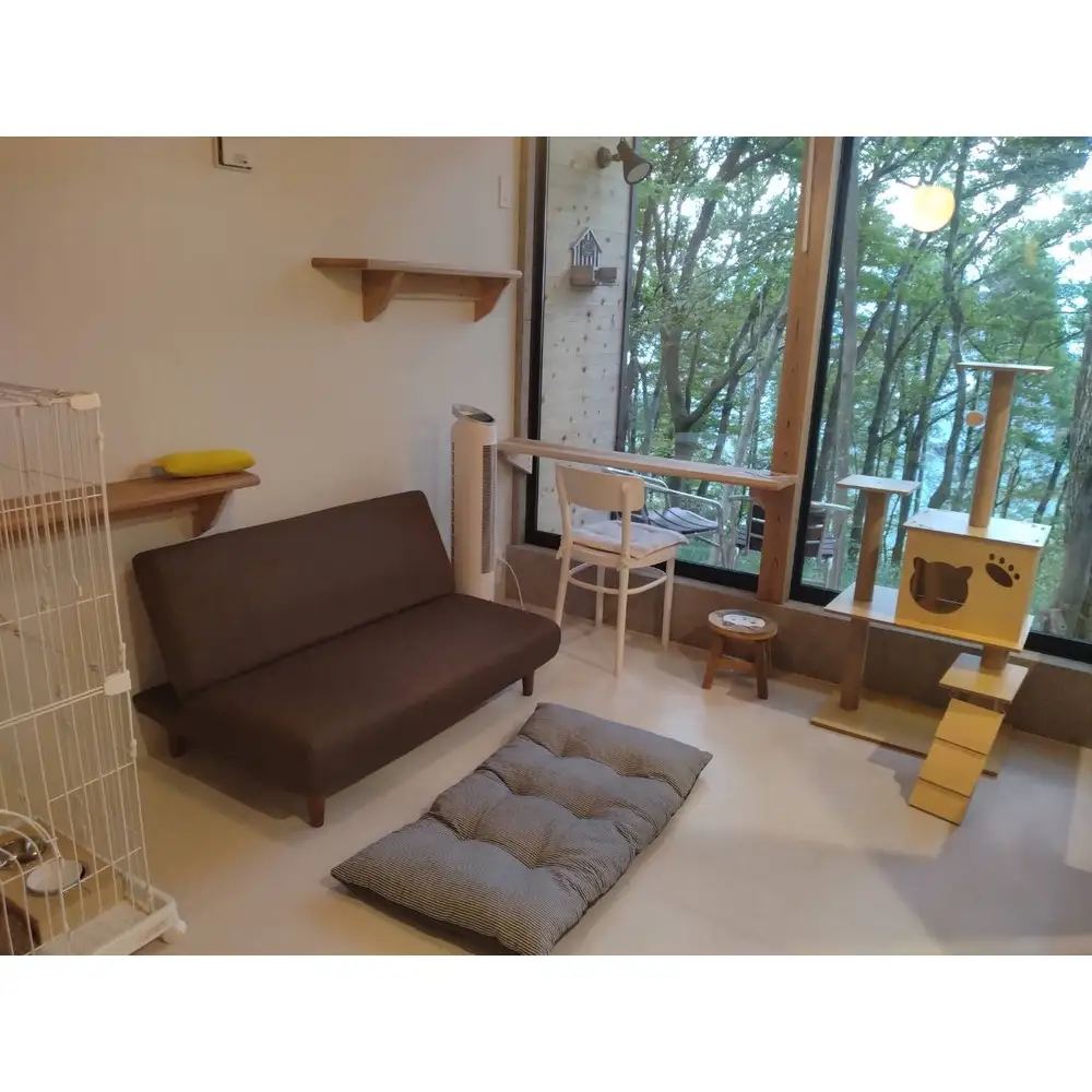 YUFUIN HOGONEKO FOREST　森の中で保護猫と一緒に宿泊できるチケット（年末年始不可、食事なし）