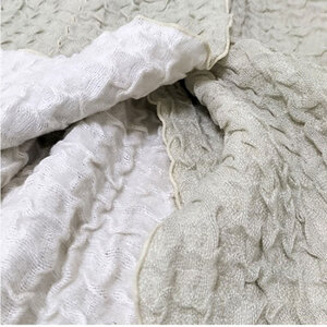 着る毛布 65×90cm ベージュ シルク使いのふわふわ着る毛布 メンズ レディース 子供 ガーゼ ルームウェア ガーゼパジャマ 部屋着 防寒着 ポンチョ シルク 毛布 服 日本製 寝具 大阪 大阪府 岸和田市