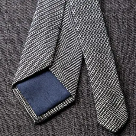 【手織りネクタイ】ホワイトグレー フレスコタイ kuskafabric  京都・丹後のシルク織物_装飾品・工芸品 ネクタイ・ベルト 服飾小物 _【1080340】