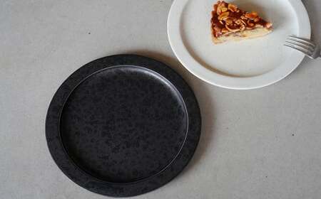 有田焼 20cm 円リムプレート 黒陶 / 鉄粉釉 2枚 セット【金善製陶所】食器 プレート 皿 黒 白 モダン デザイン 陶磁器 おしゃれ ペア 取り皿 ギフト 電子レンジ対応 30000円 3万円 A30-798