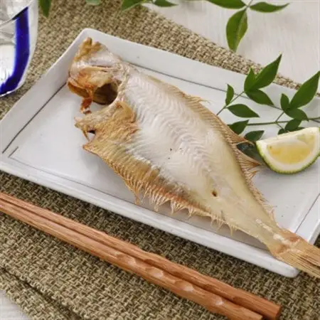 一夜干し「ゾウリカレイ 4尾」と「かれいのイタリア風魚介スープ」を得意料理にするセット【配送不可地域：離島】【1642083】