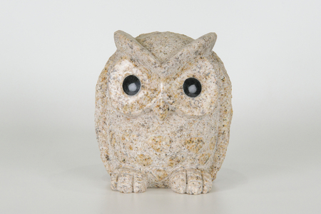 AE2　ふくろうの置物（小）【 フクロウ 梟 インテリア 石 石製 縁起 縁起物 】