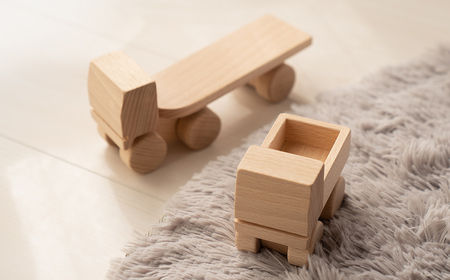 AH3　木のおもちゃ「トラック・トレーラー」【 木製 玩具 おもちゃ こども 子ども 車 くるま 無垢 無塗装 安全 手作り ハンドメイド 贈り物 プレゼント お祝い 出産祝い 誕生日 】