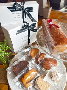 河の屋 Pâtisserie Kawanoya 手作り焼き菓子人気10種とパウンドケーキ（クグロフ）詰め合わせ | フィナンシェ マドレーヌ クッキー パウンド ケーキ 焼き菓子 洋菓子 おやつ お菓子 おかし スイーツ おすすめ 人気 詰め合わせ セット 贈り物 プレゼント ギフト