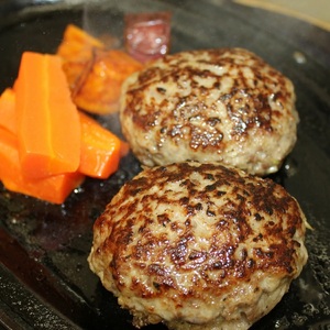 長崎和牛(A4～A5ランク使用)焼き目ハンバーグ(140g×8個)( 長崎和牛 ハンバーグ A4ランク以上 牛肉 豚肉 肉 冷凍 ボイル 個包装 おかず お弁当 人気 大人気 ）【B9-024】