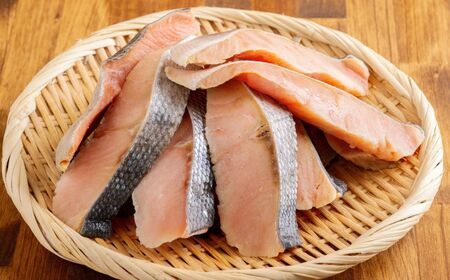 網走産【訳あり】秋鮭切身 骨なし  3kg  ABBI002