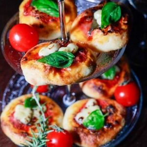 Pizza Piccola　ピザ（可愛らしいちいさなマルゲリータ）16枚【A-132】