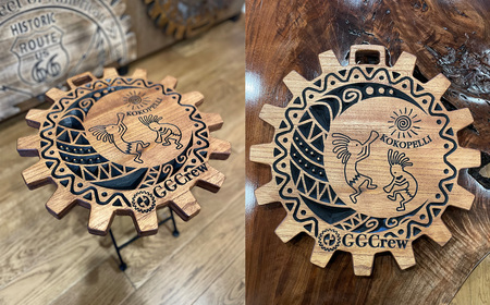 【チーク】サイドテーブル Kokopelli ココペリ（1台）（幅 430mm×奥行 430mm×高さ 380mm）机 テーブル 彫刻 キャンプ 軽量 天然木 折り畳み【GGCrew】【93-12【2】】