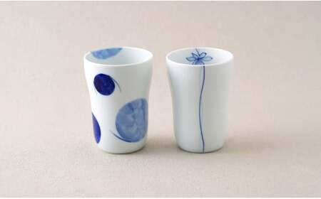 有田焼 染付 タンブラー2柄セット（ゆらぎ花・2色玉だみちらし）【やきものの里】食器 器 うつわ カップ 電子レンジ対応 磁器 A14-162