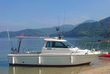 貸し切りクルーザーでの手ぶらで釣り体験　人気のランチ付き　2名様分