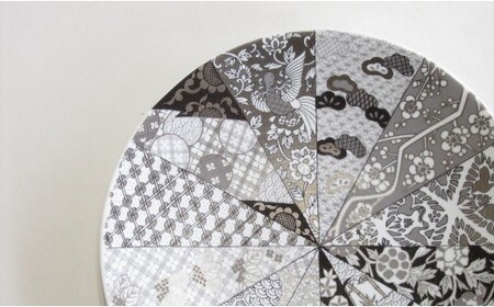 ARITA PORCELAIN LAB (アリタポーセリンラボ) JS旭日吉祥紋 ペアフラットプレートS 有田焼 モダン おめでたい モノトーン 正月 おせち A75-77