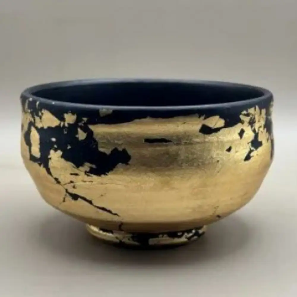 抹茶碗 漆黒 金箔貼り (マット仕上げ)［NF69］